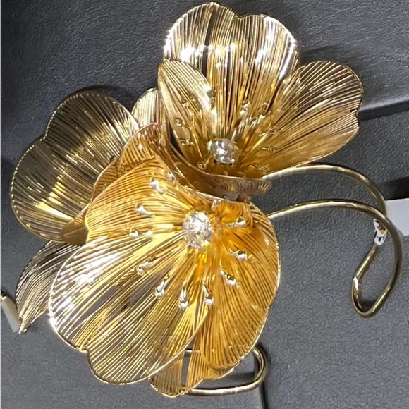 NWT ⚜️👑⚜️ Piper K Accessories Crystal Flower Filigree Cuff Bracelet - Picture 4 of 11